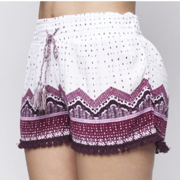 Boho White and Purple Shorts - L - Picture 3 of 6